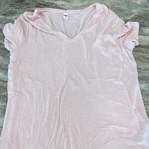 Old navy women’s L pink v neck tee shirt